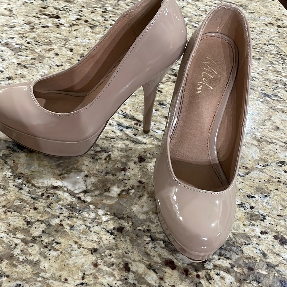Patten Leather tan stiletto platform shoes EXCELLENT CONDITION